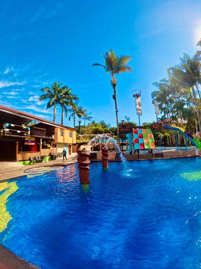 Hosteria D'Carlos Aqua Park Hotel Santo Domingo de los Colorados Exterior photo